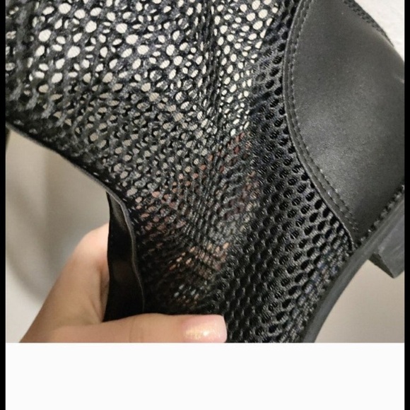 Leather perforated boots. - Picture 3 of 5